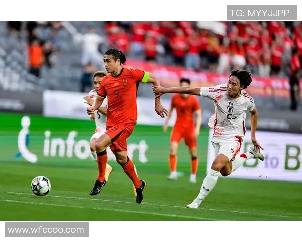 国足对阵香港上半场比分揭晓球迷期待下半场精彩表现 国足对阵香港上半场比分揭晓球迷期待下半场精彩表现