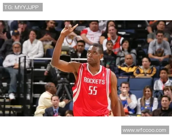 诺伊尔：守护球门的传奇门将与他的辉煌职业生涯回顾